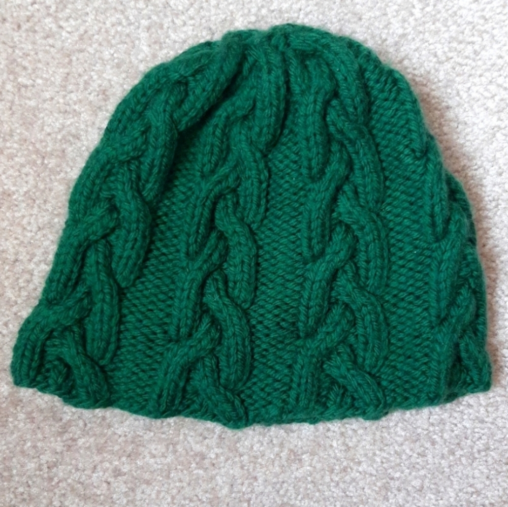 MERINO WOOL CABLE KNIT Beanie